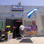 Redadas migratorias siguen afectando gravemente a los negocios latinos en Los Ángeles