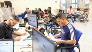 España acelera la regularización de inmigrantes mientras aumenta&hellip;