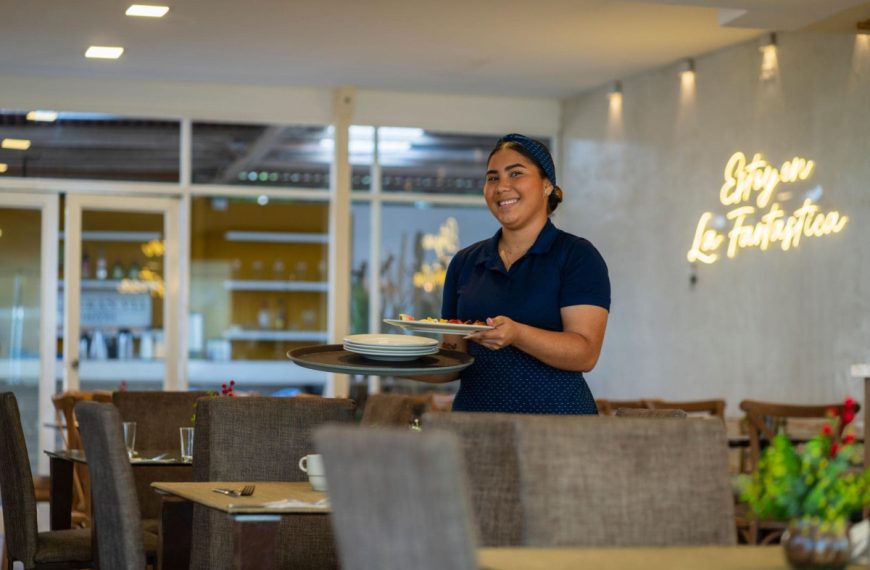 España supera los 3,5 millones de trabajadores extranjeros y el empleo latinoamericano gana protagonismo