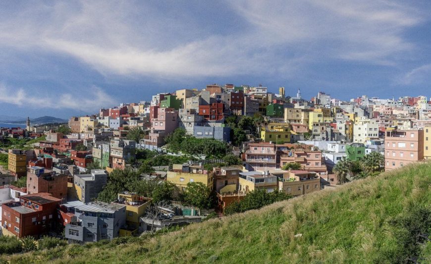 Ceuta ejecuta un nuevo operativo para desalojar a 200 migrantes de viviendas, garajes y azoteas
