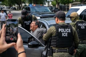 El video de un inmigrante mexicano durante un&hellip;