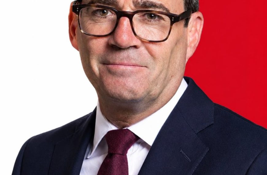 ¿Quién es Andy Burnham, el nuevo primer ministro británico?