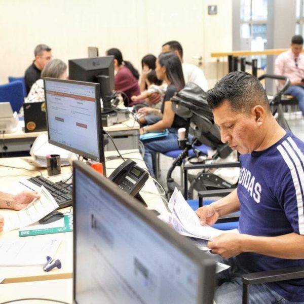 España acelera la regularización de inmigrantes mientras aumenta&hellip;