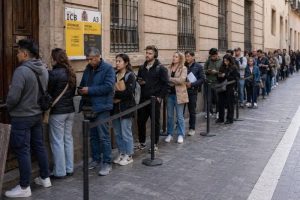 Miles de latinoamericanos podrán regularizar su situación en&hellip;