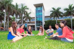 Universidades de EE. UU. prevén una fuerte caída&hellip;