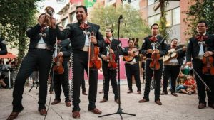 La música también está bajo presión: mariachis latinos&hellip;