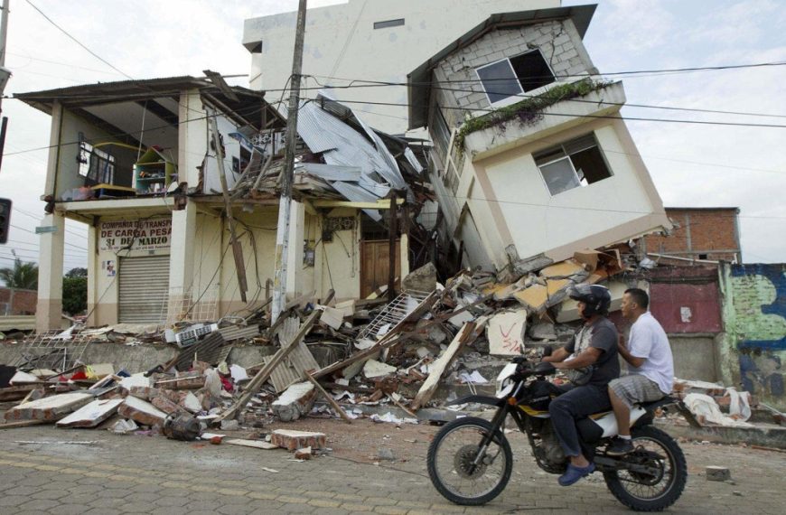 Fuerte terremoto de magnitud 7,4 sacude Colombia y deja graves daños en varias regiones