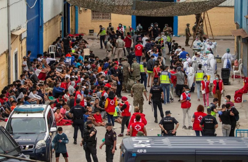 La Unión Europea busca una respuesta conjunta tras la mayor crisis migratoria registrada en Ceuta