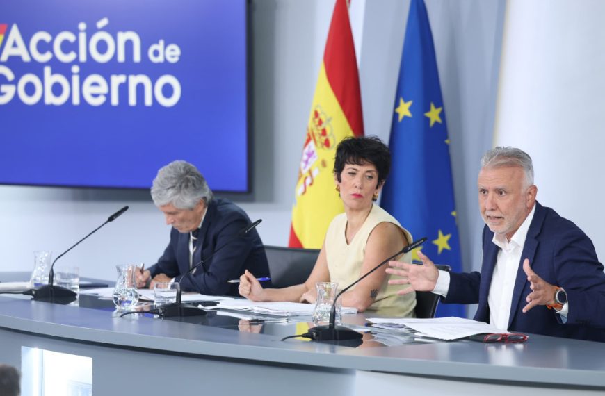 España endurece sus leyes de extranjería y asilo en medio de una nueva presión migratoria
