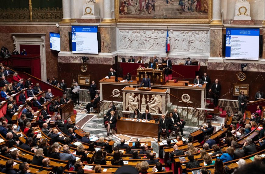 Francia endurece el debate migratorio de cara a las elecciones de 2027