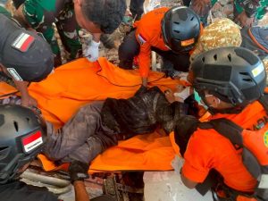 Terremoto en Indonesia deja al menos 68 muertos&hellip;