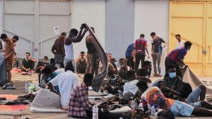 Grecia: tensión en un centro para migrantes termina&hellip;