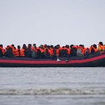 Reino Unido registra fuerte caída en las solicitudes de asilo y reduce a la mitad el uso de hoteles