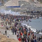 Ceuta enfrenta su mayor crisis migratoria en cinco años tras una entrada masiva desde Marruecos