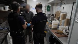 Reino Unido intensifica controles contra redes de explotación&hellip;