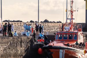 Tragedia en Canarias: una embarcación migrante deja decenas&hellip;