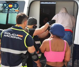 Investigan una red que captaba colombianos con falsas&hellip;