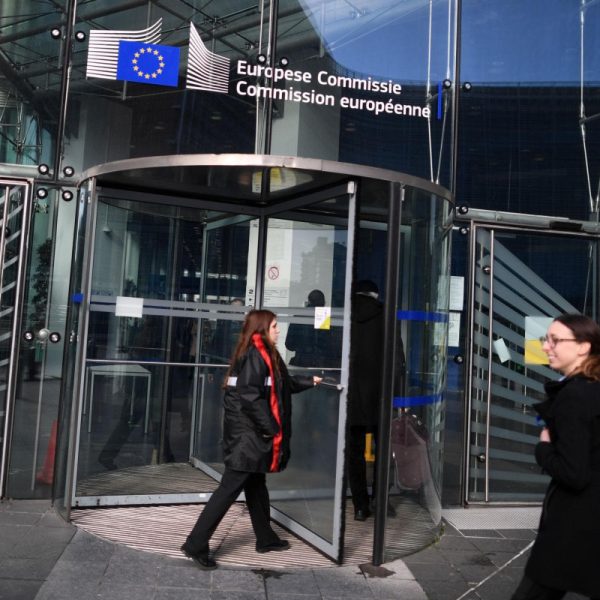 La Unión Europea aprueba nuevas reglas para trabajadores&hellip;