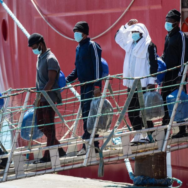 bajan las llegadas de migrantes, pero aumentan las&hellip;