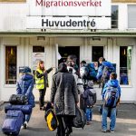 Suecia endurece su política migratoria y ofrece hasta 350.000 coronas a algunos inmigrantes que regresen a su país