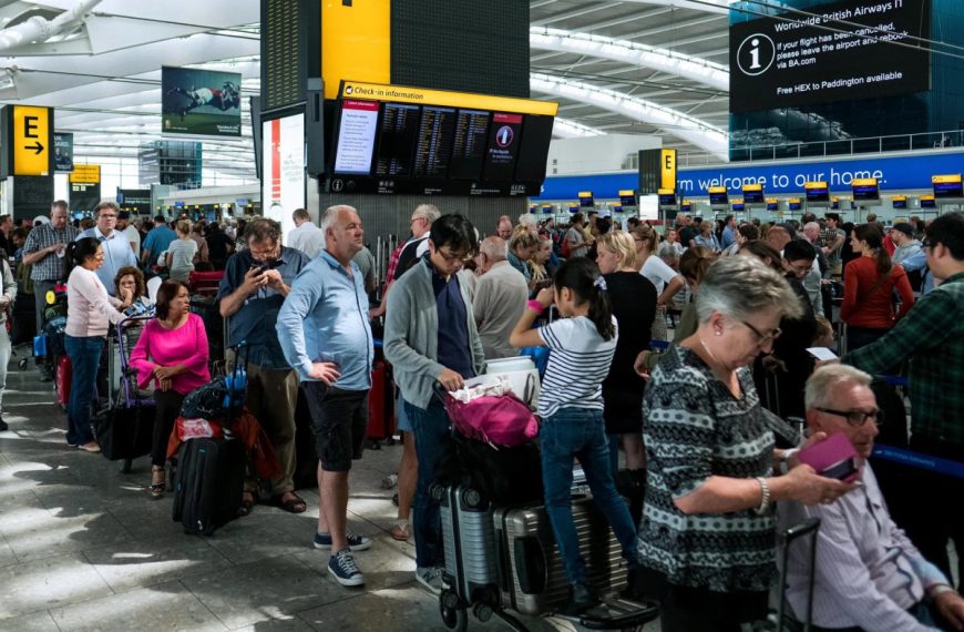 Caos aéreo en Reino Unido deja miles de pasajeros afectados por una falla técnica