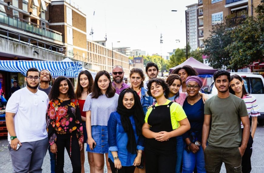 JÓVENES LATINOAMERICANOS EN LONDRES PONEN SOBRE LA MESA LOS RETOS DE VIVIR, ESTUDIAR Y SENTIRSE PARTE DE LA CIUDAD