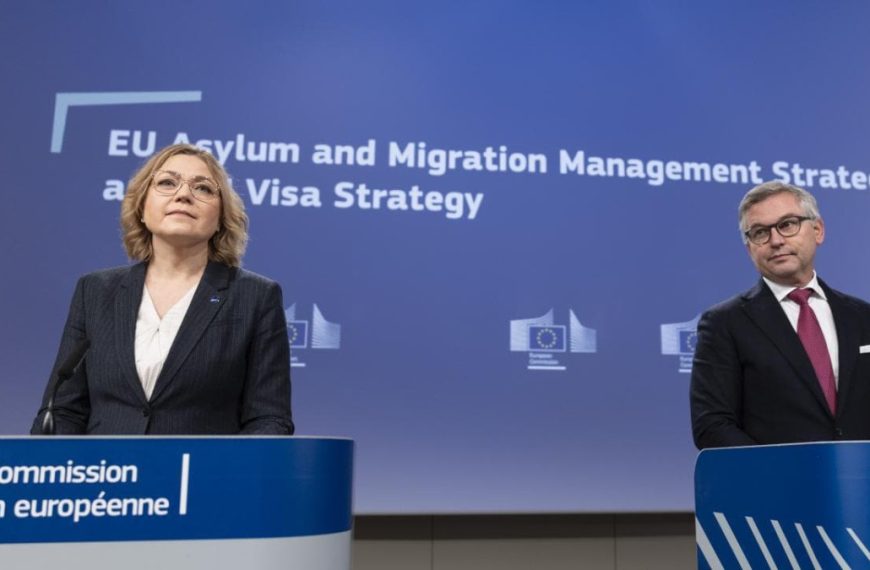 Europa prepara nuevas medidas migratorias tras la crisis registrada este verano
