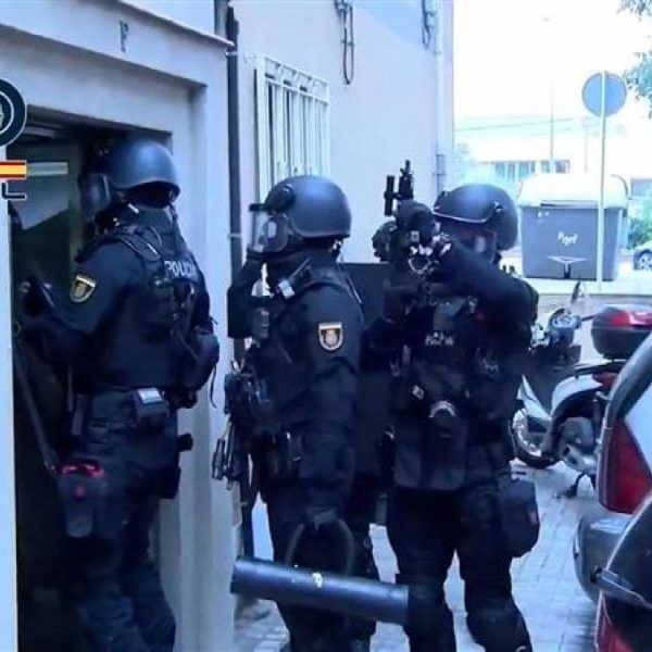 España desmantela una red que presuntamente introducía migrantes&hellip;