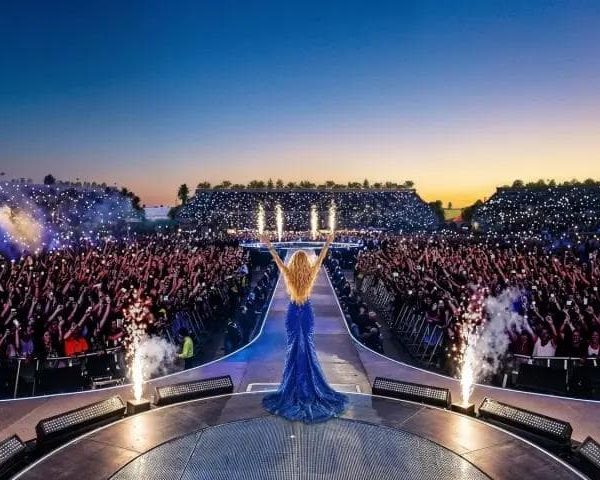 Shakira pone a debatir a España sobre qué&hellip;