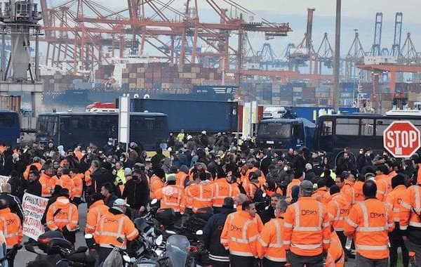 Huelga internacional de trabajadores portuarios afecta a más&hellip;